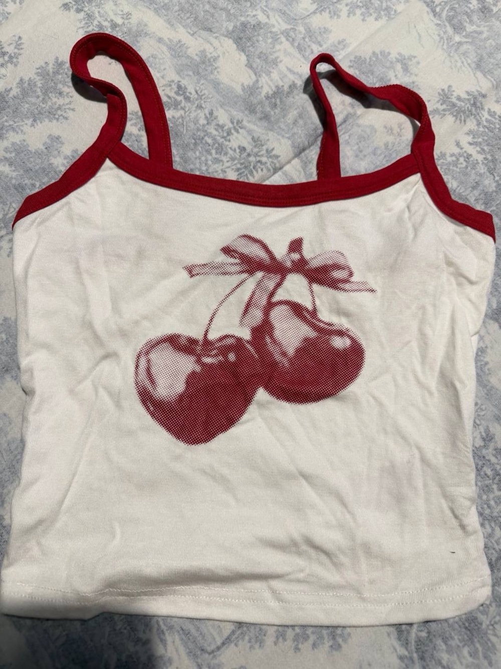 CHERRY GRAPHIC CONTRASTING BINDING CAMI TOP XS